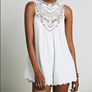 Free People x Jen’s Pirate Booty Romper LARGE off white lace crochet silky 70’s